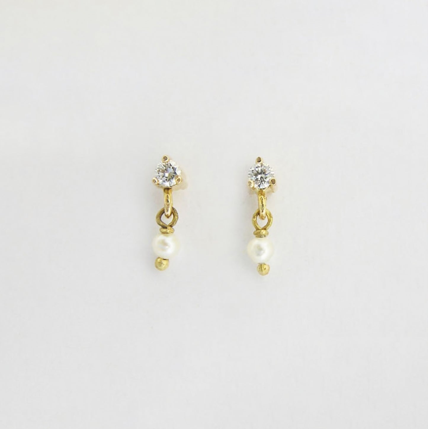 The Babyrasa Varsha Gold, Diamond and Pearl Ear Studs by Rasvihar