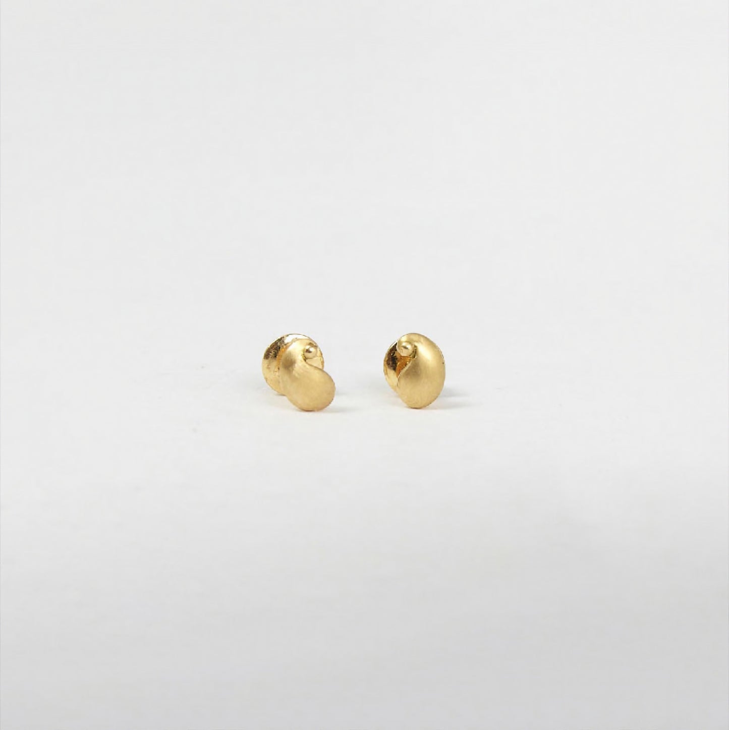 The Babyrasa Tresa Paisley Gold Ear Studs by Rasvihar