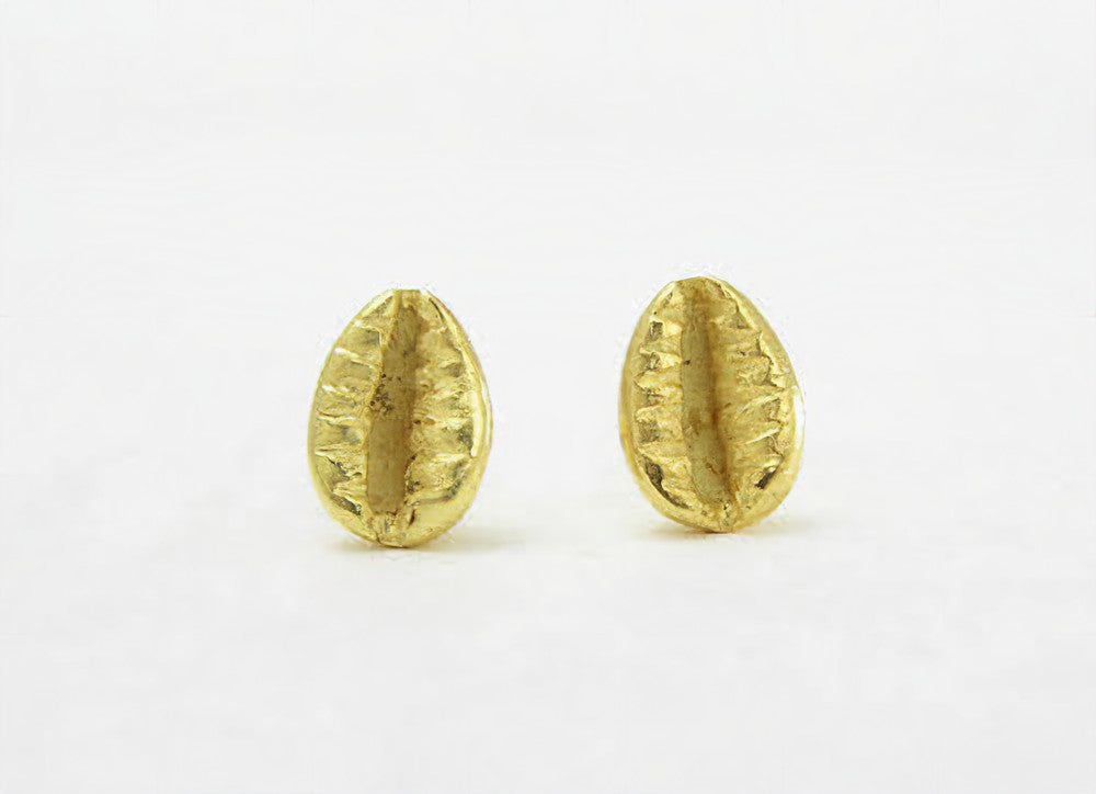 The Babyrasa Komal Cowrie Series Gold Ear Studs by Rasvihar