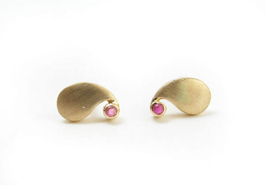 The Babyrasa Radhiya Paisley Gold and Ruby Ear Studs by Rasvihar