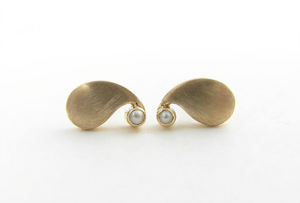 The Babyrasa Vaani Paisley Gold and Pearl Ear Studs by Rasvihar