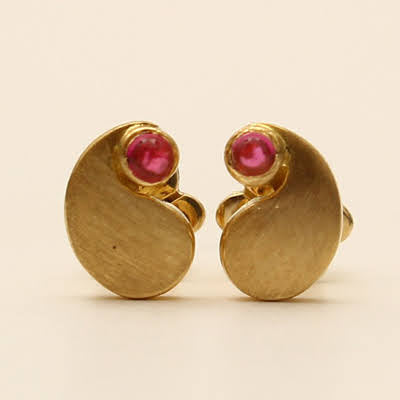 The Babyrasa Radhiya Paisley Gold and Ruby Ear Studs by Rasvihar