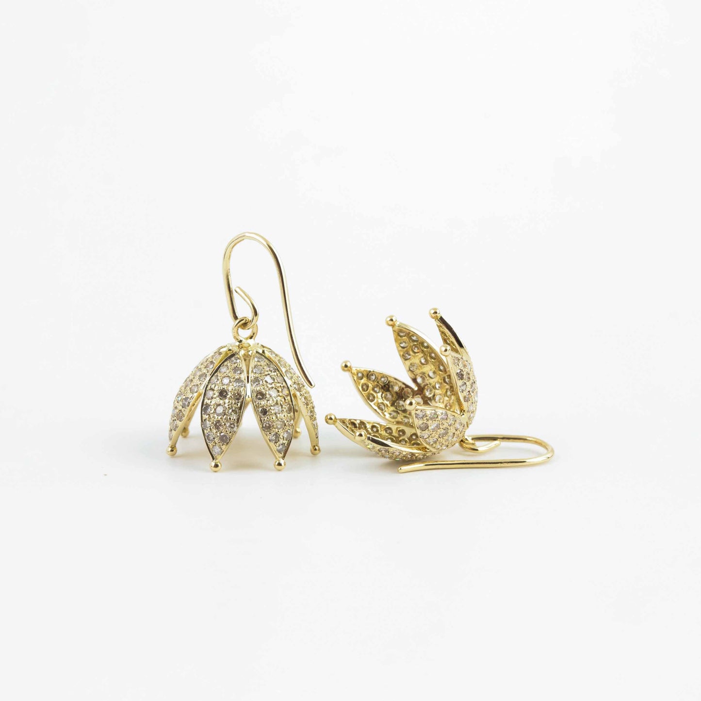 The Kavitha Gold and Diamond Jhumka by Rasvihar