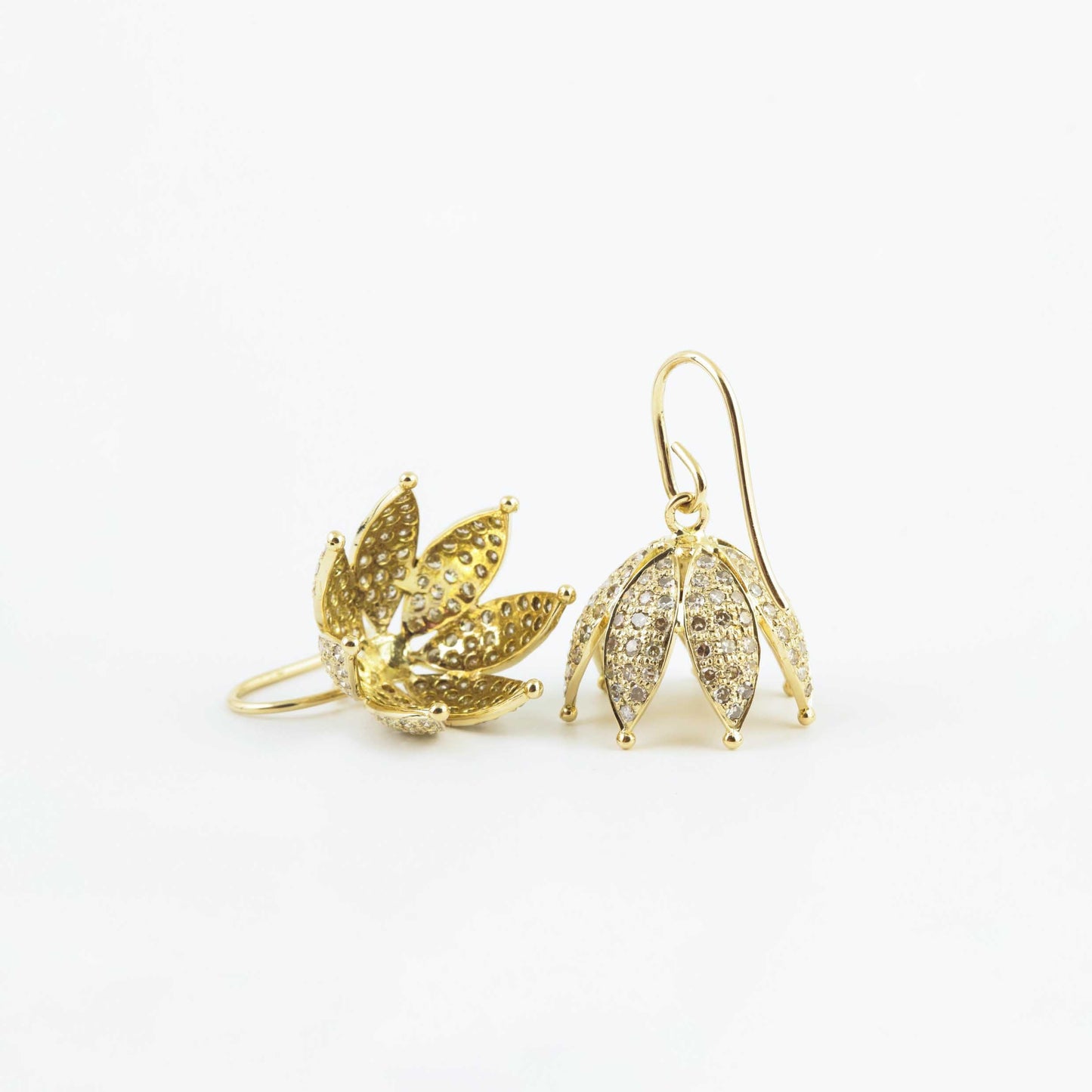 The Kavitha Gold and Diamond Jhumka by Rasvihar