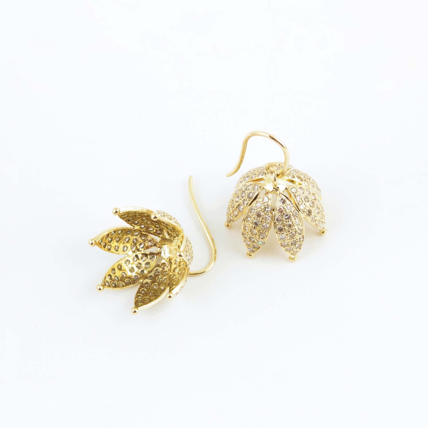 The Kavitha Gold and Diamond Jhumka by Rasvihar