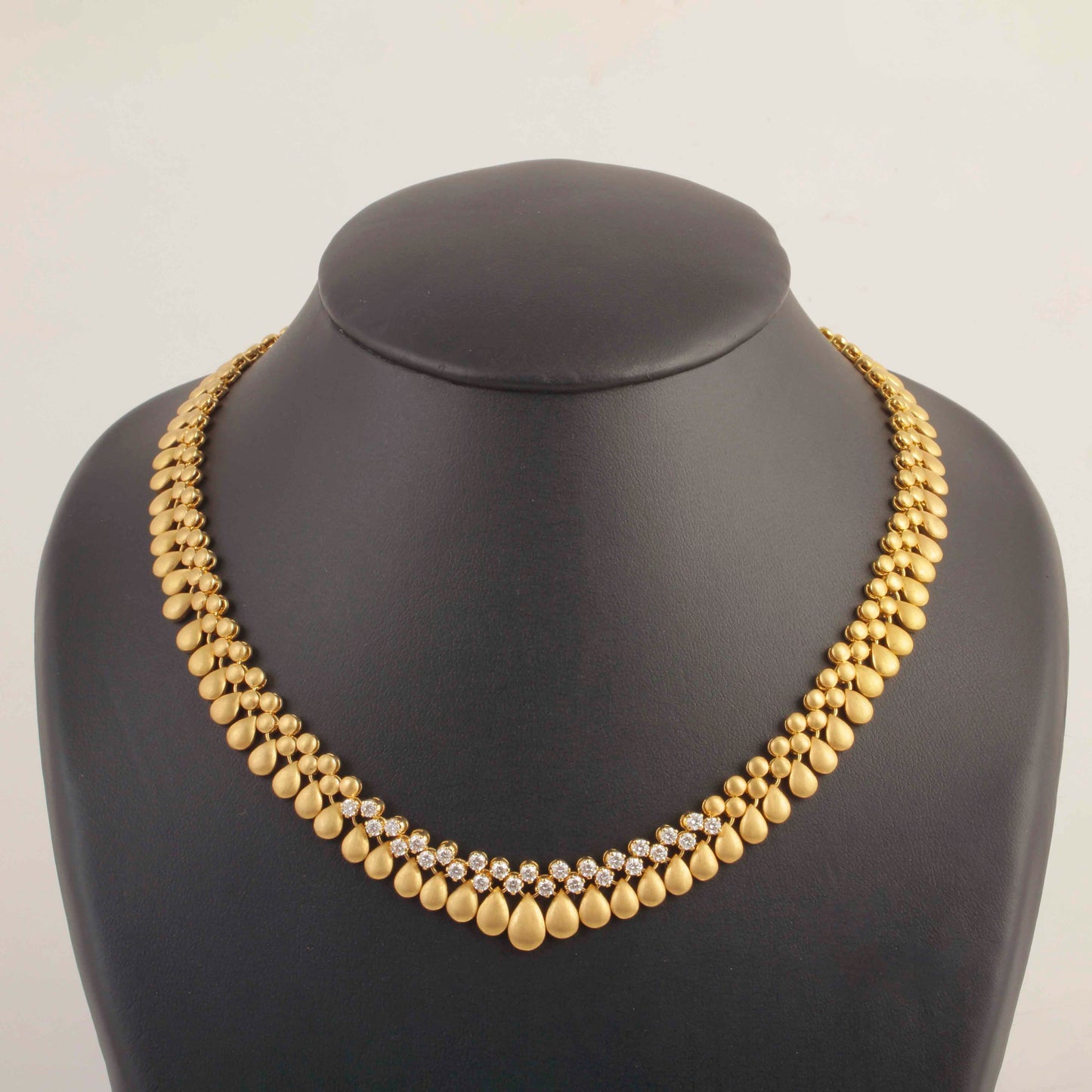 The Athulya Gold and Diamond Necklace by Rasvihar