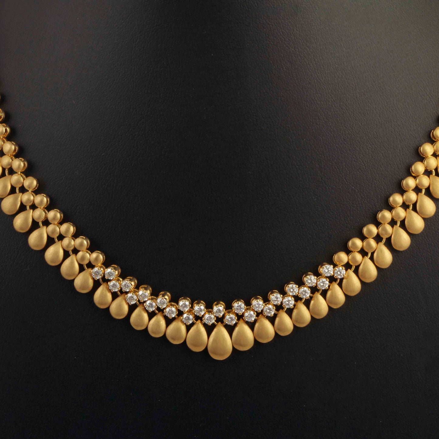 The Athulya Gold and Diamond Necklace by Rasvihar